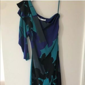 DVF cobb size 4
